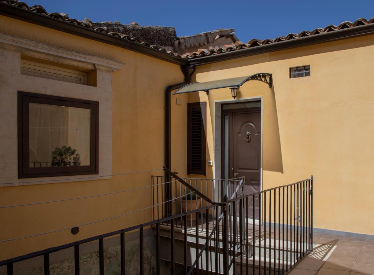 Casa Vacanza Da Dina Modica Exterior foto
