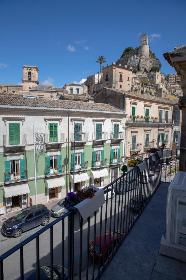 Casa Vacanza Da Dina Modica Exterior foto